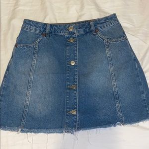 TOPSHOP Moto Denim Button Down Frayed Skirt